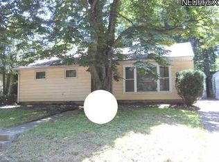 1911 Rookwood Rd, Cleveland, OH 44112