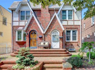 5918 70th St, Maspeth, NY 11378