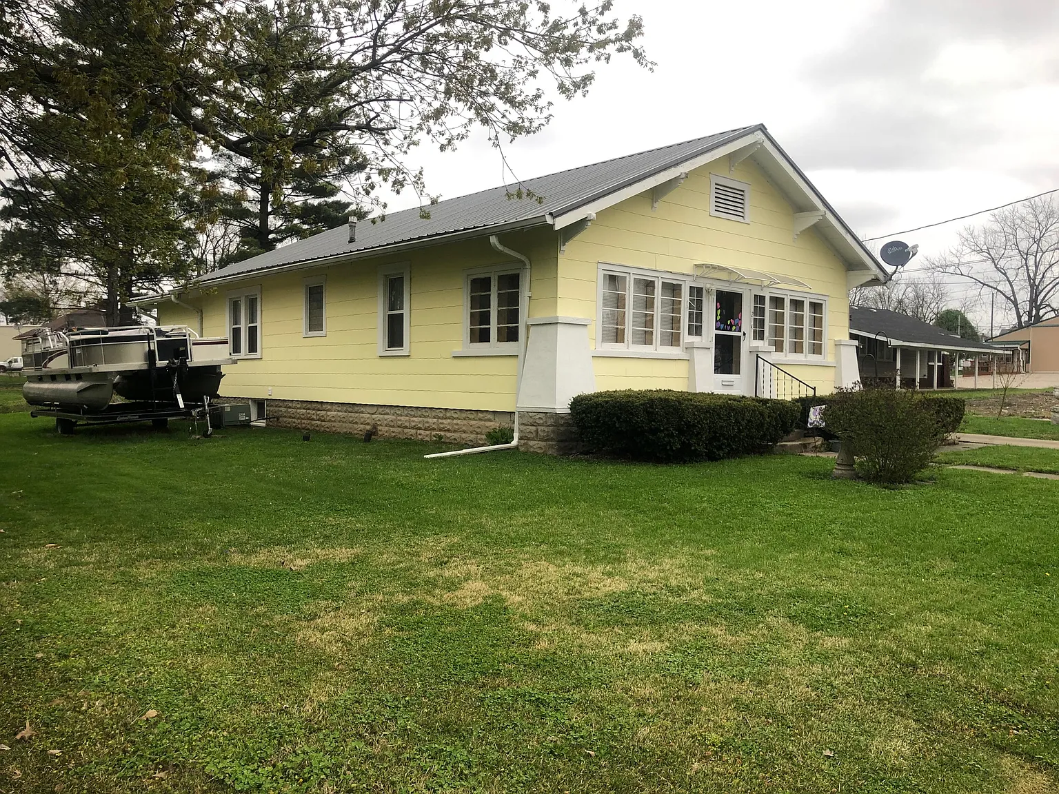 214 W Donaldson St photo 1