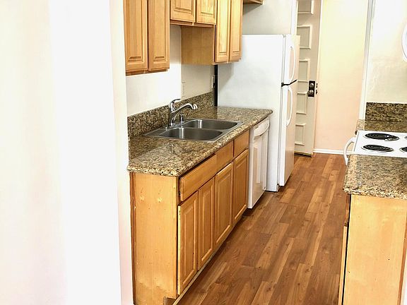 4th image of 11755 Darlington Ave APT 5