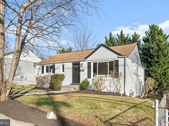 2nd image of 11013 Amherst Ave