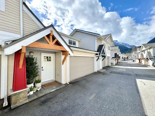 1821 Willow Cres #28, Squamish, BC V8B 0L9