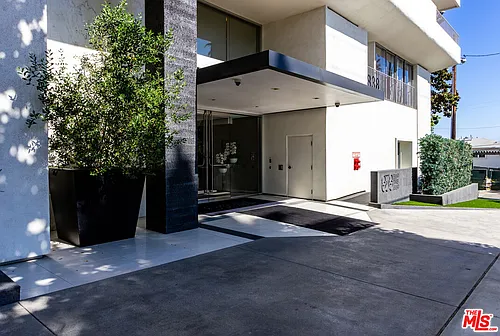 838 N Doheny Dr #203 Photo 1
