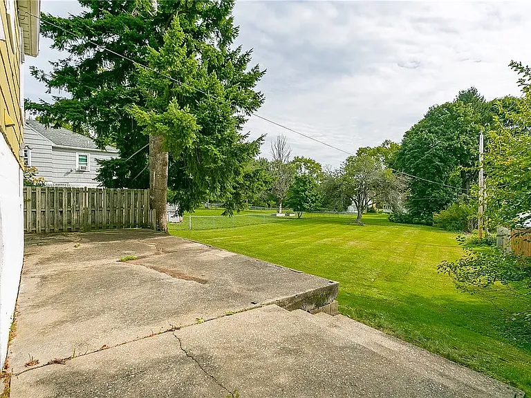 26 Garden Dr — Photo 13