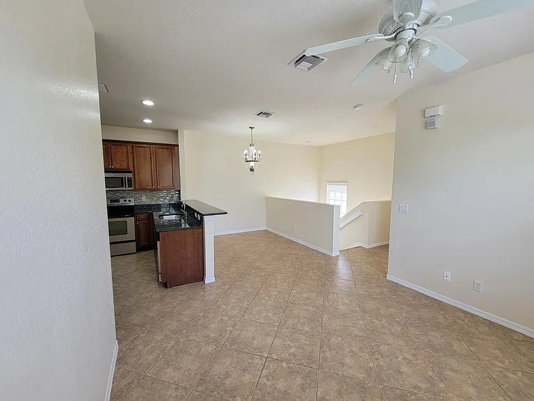 3031 SE Lexington Lakes Dr #203 — Photo 31