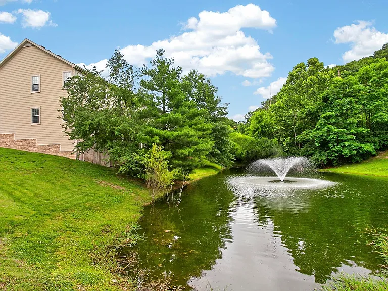 1100 Woodbury Falls Ct — Photo 28