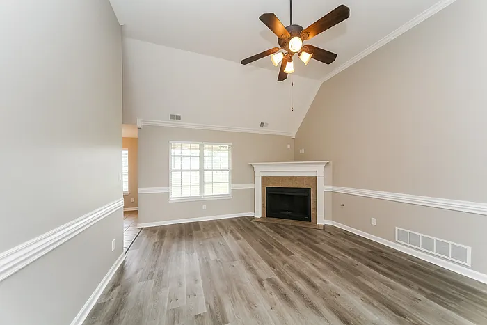 3 bed, 2.0 bath, 1703 sqft, $1,815 — Photo 4