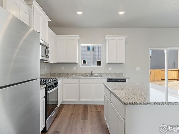 3rd image of 7414 Crystal Ave