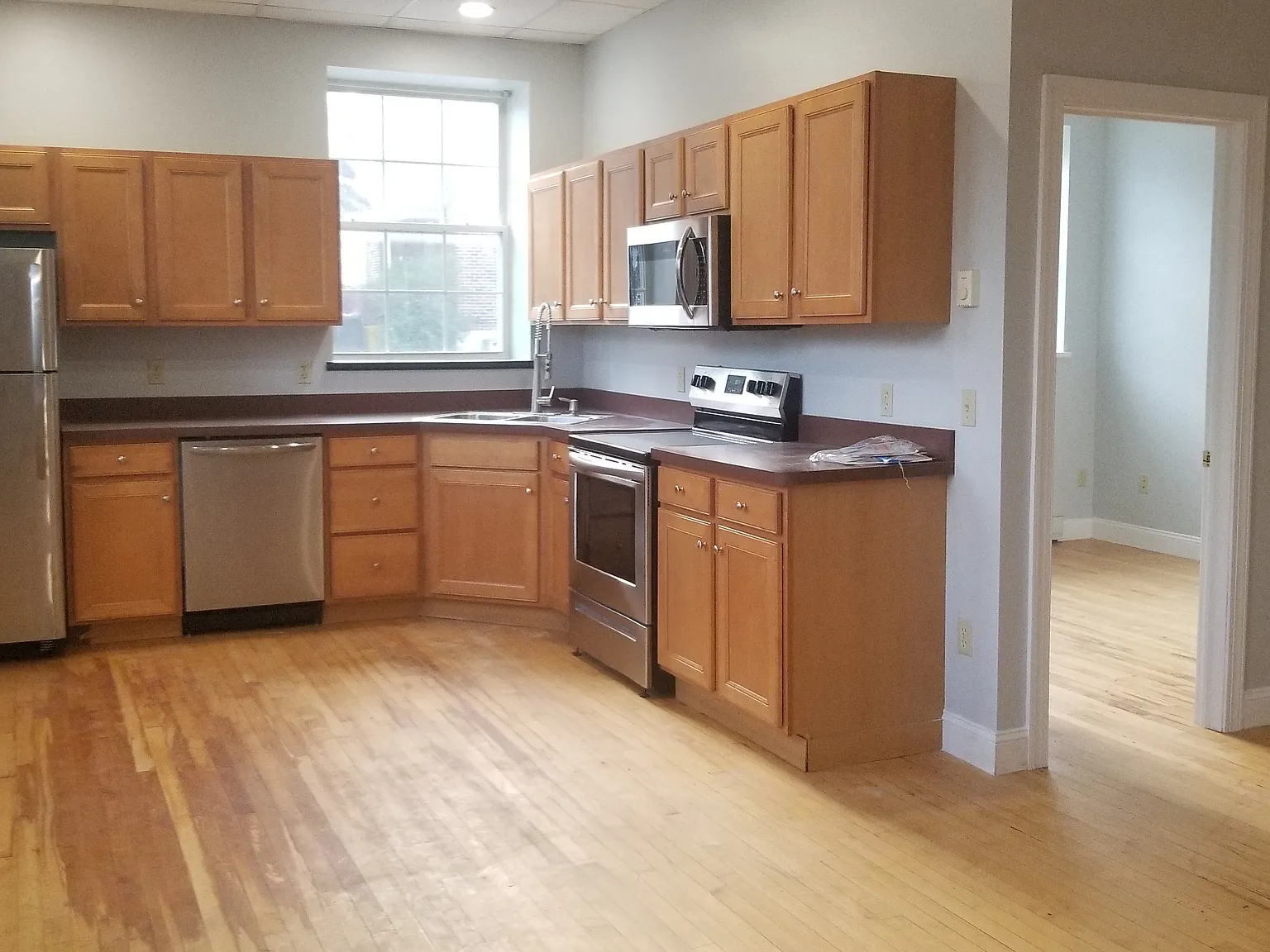 2 bed, 1366 sqft, $1,700 — Photo 2