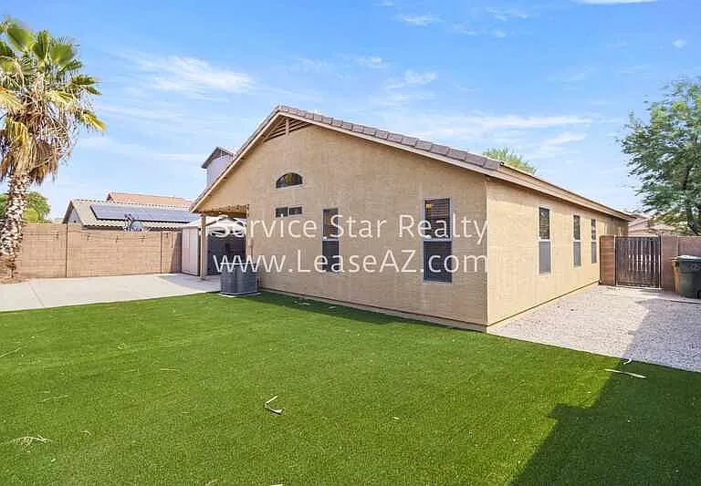 16652 W Latham St — Photo 10