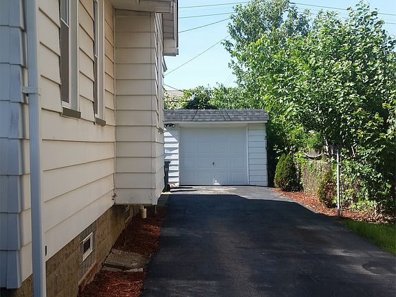 2nd image of 4424 Yorkshire Ave