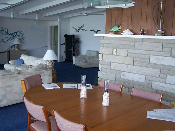 open dinning to living great room
