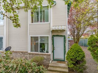 2501 E 2nd St APT 15, Newberg, OR 97132