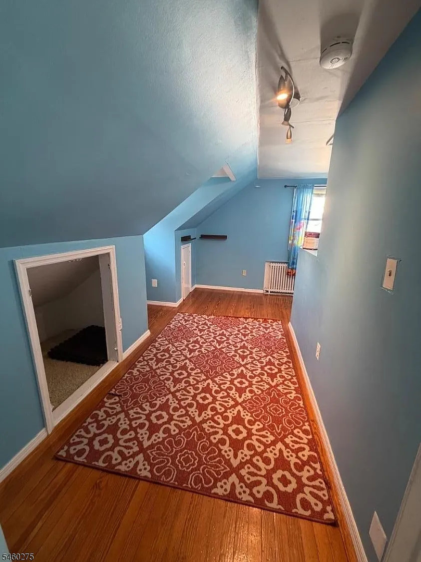 2 bed, 1.0 bath, $1,800 — Photo 4