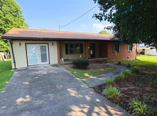 554 Cedarbrook Dr, Danville, VA 24541