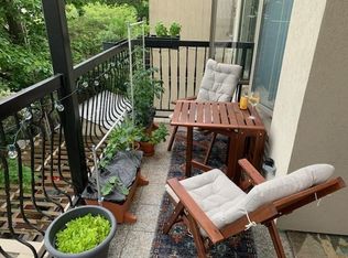 140 Newell St APT 3B, Brooklyn, NY 11222