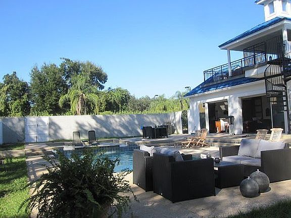 New split level pool