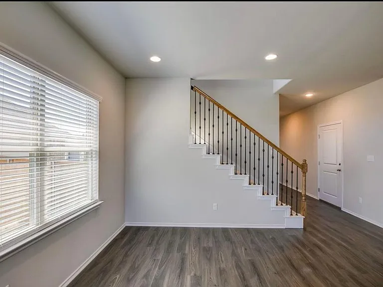 129 Goldfinch Dr — Photo 17