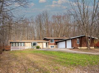 18111 Kenston Lake Dr, Chagrin Falls, OH 44023