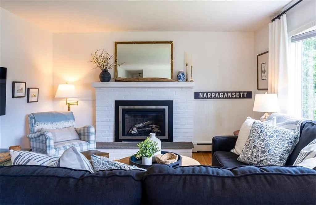 3 bed, 3.0 bath, 1820 sqft, $5,750 — Photo 4