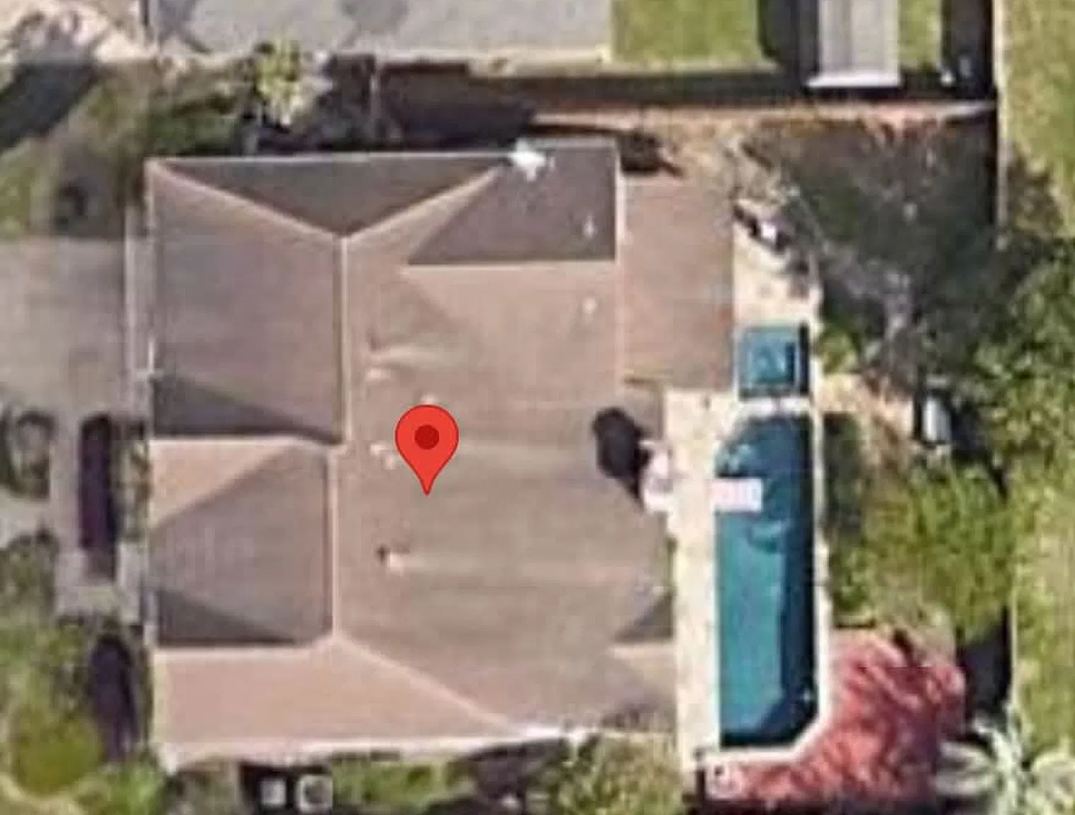 6 bed, 3.0 bath, 2949 sqft, $8,632 — Photo 4