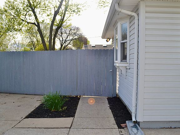 4th image of 1402 Kenwood Ave