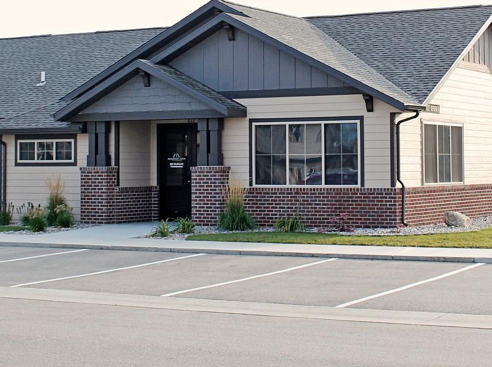 Community Room with fitness center, guest suite, and common room.