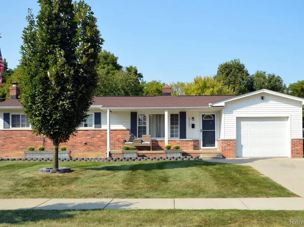 8500 Chesterfield Dr, Swartz Creek, MI 48473