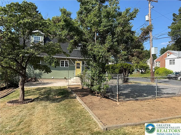 2548 28th St SW — Photo 31