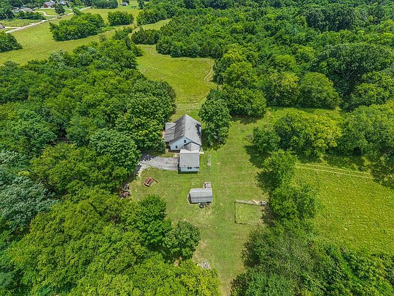 3rd image of 873 Walnut Grove Rd