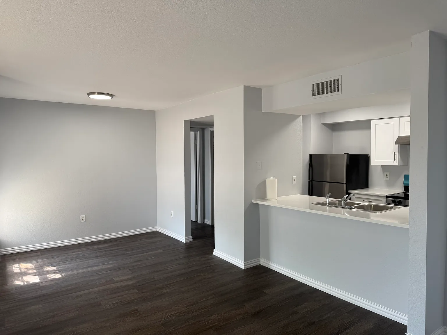 2 bed, 1008 sqft, $1,795 — Photo 3