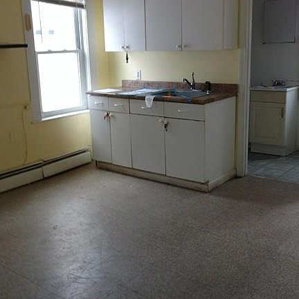 4th image of 146 Margin St #02