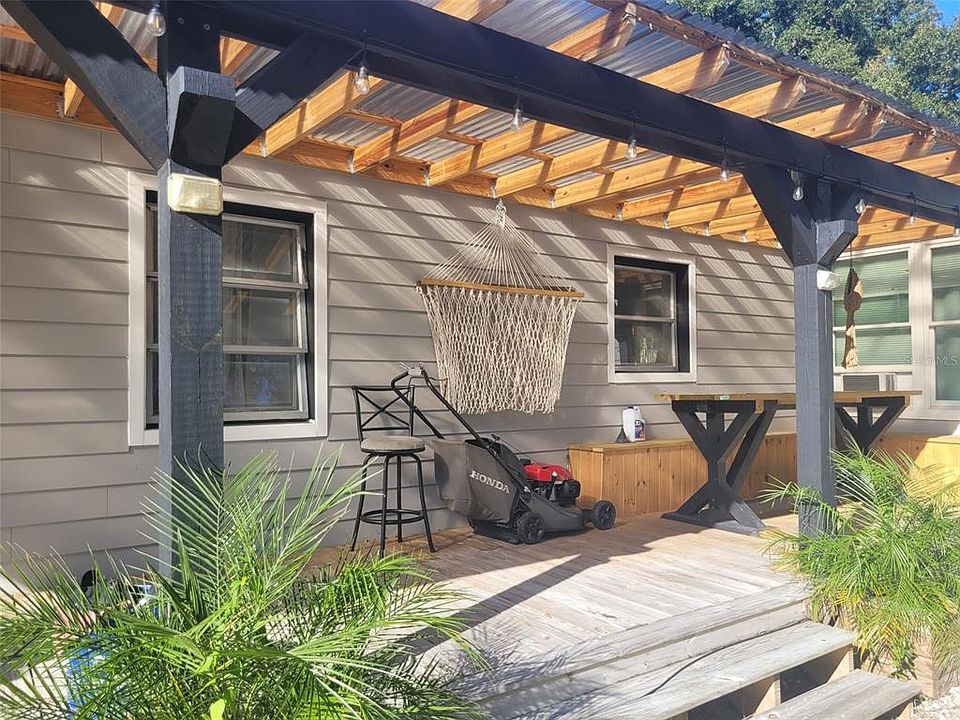 1st image of 821 S Honey Way