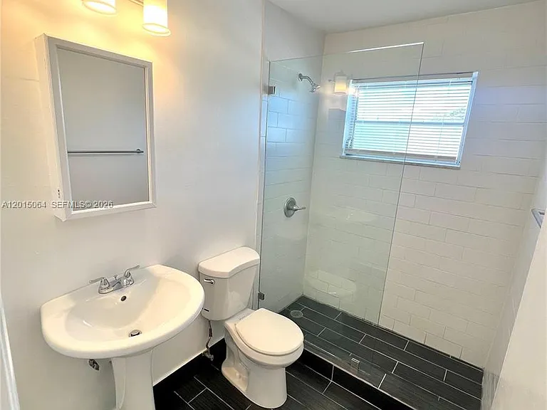 685 NE 85th St #8 — Photo 5