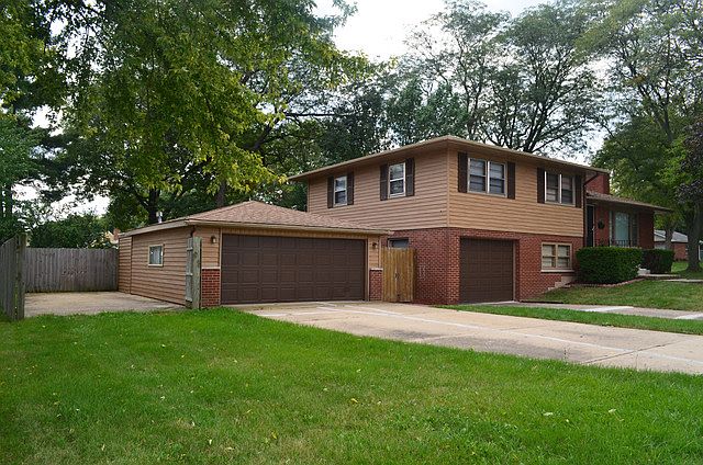 1st image of 230 W Memorial Dr