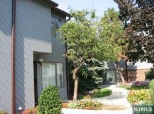 1429 John St #13, Fort Lee, NJ