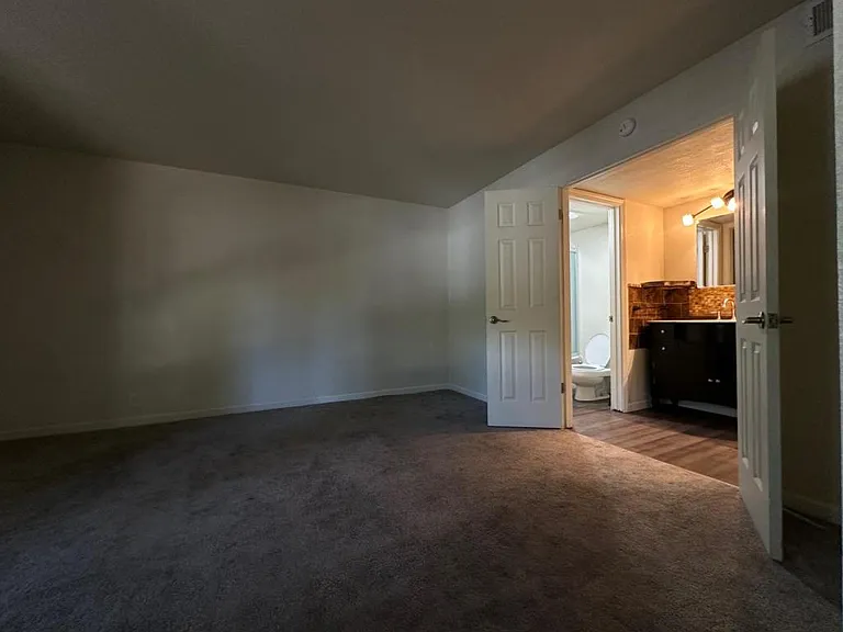 2422 Larkspur Ln #221 — Photo 15