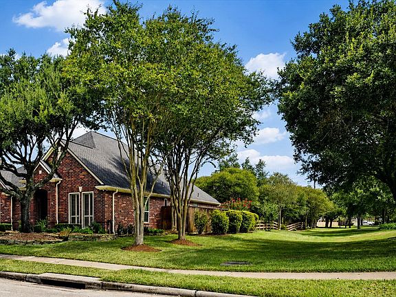 3rd image of 16415 Burham Park Dr