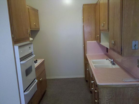 2nd image of 728 Sidonia Ave