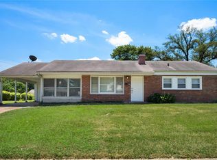 120 Maple Dr, Florissant, MO 63031