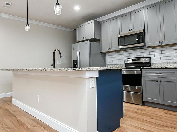 4th image of 1737 Arbor Hills Dr SE #1743
