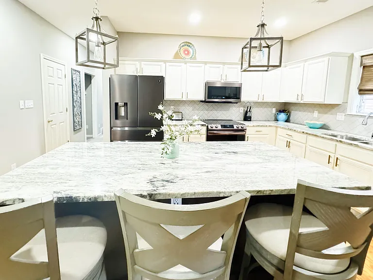 Kensington Cir — Photo 2