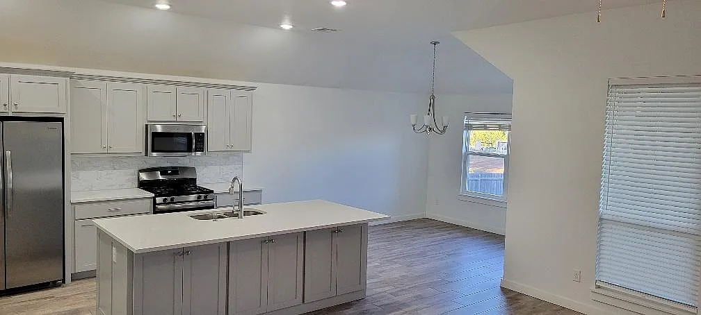 2440 Santa Monica St — Photo 3