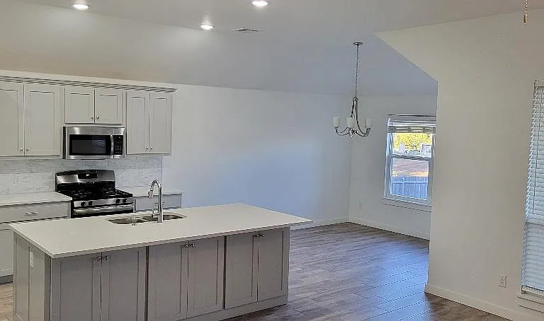 2440 Santa Monica St — Photo 3