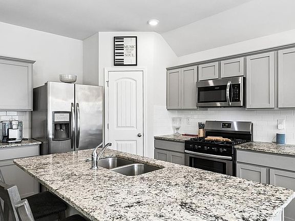 5th image of 19505 Providence Ridge Blvd