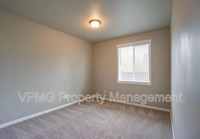 604 NW 25th Way — Photo 11