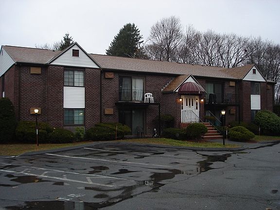 2nd image of 141 Essex St APT C4