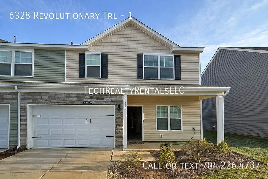 3 bed, 2.5 bath, 1557 sqft, $2,000 — Photo 1