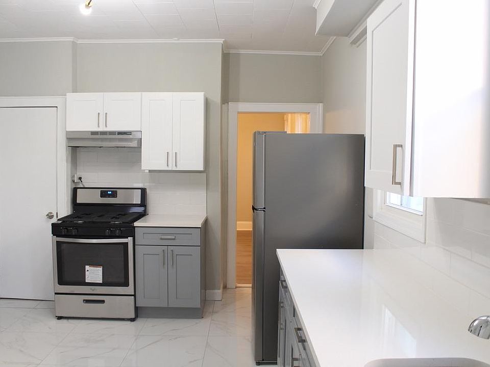 1st image of 107 Warwick St Floor 2