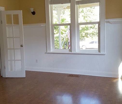 5th image of 3512 Lombard Ave